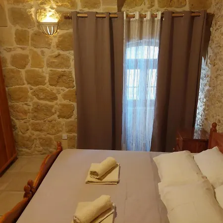 Oda ve Kahvaltı Mj 4*