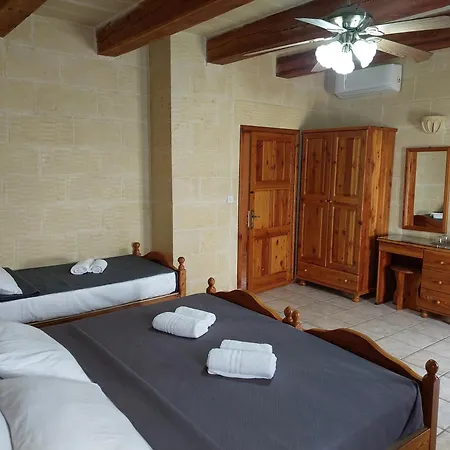 Oda ve Kahvaltı Mj 4*