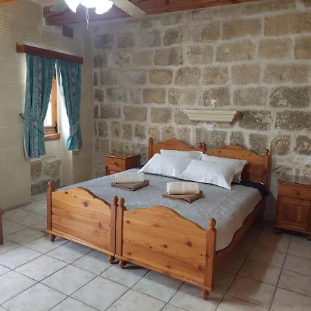 Mj Bed & Breakfast