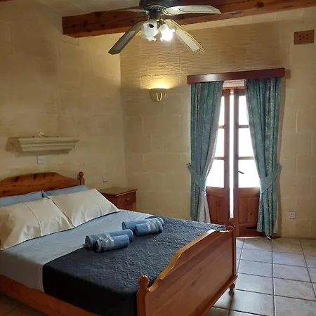 Mj Bed & Breakfast