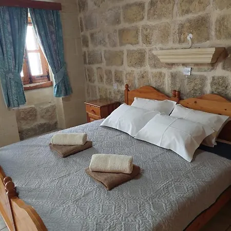 Mj Bed & Breakfast *