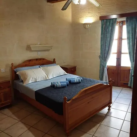 Mj Bed & Breakfast
