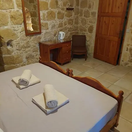 Mj Bed & Breakfast