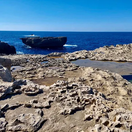 Mj Bed & Breakfast 4*