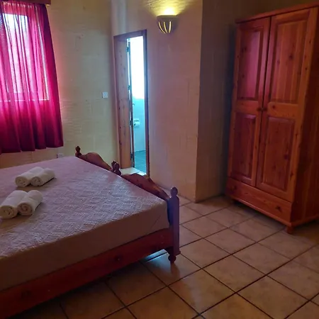 Mj Bed & Breakfast